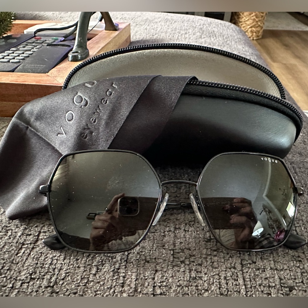 Vogue sunglasses VO4207S